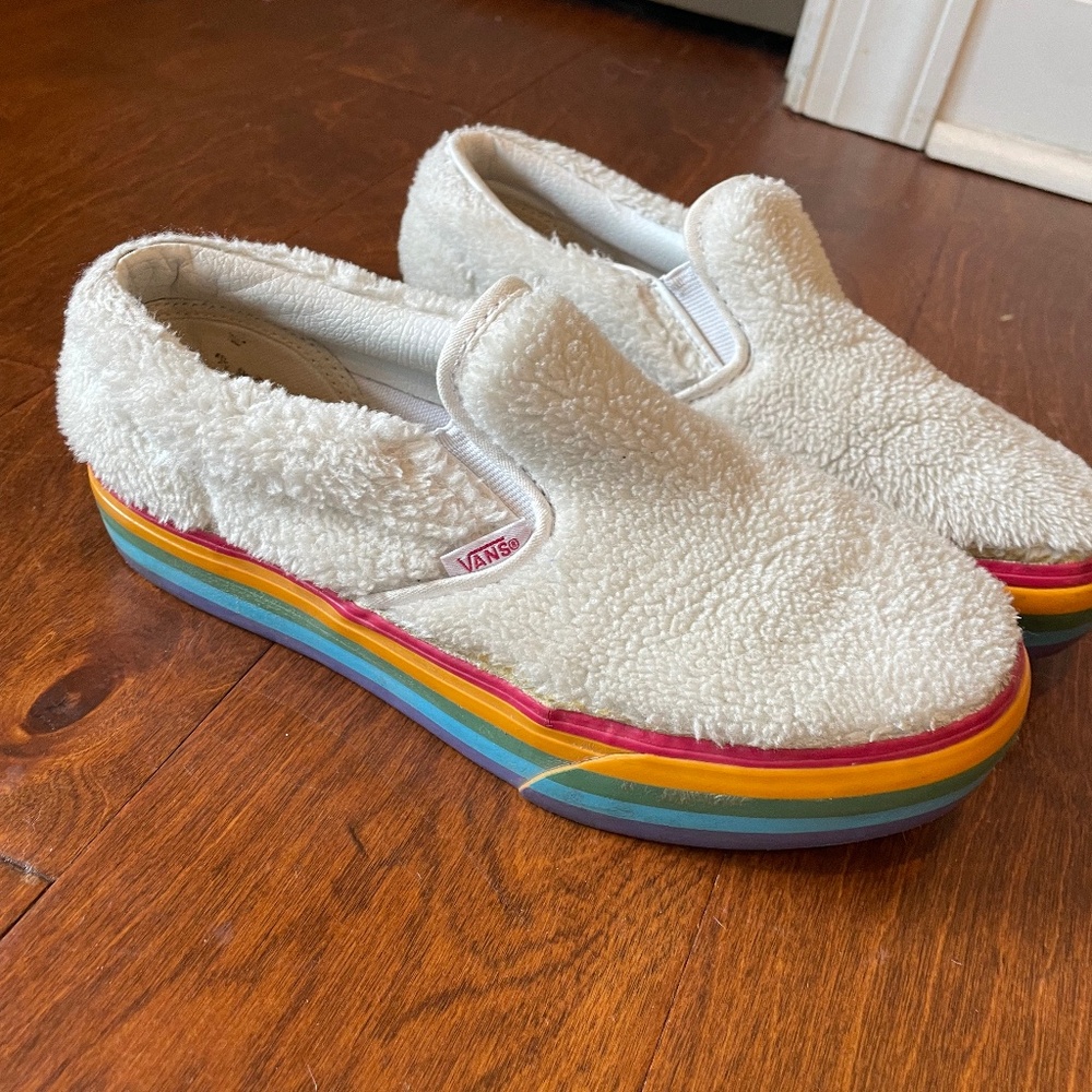 Vans Sherpa Rainbow cloud slides Kids sz. 5, fits women 7/7.5